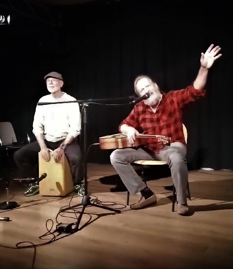 Flying Change 2024 - Andy und Peter im Divan